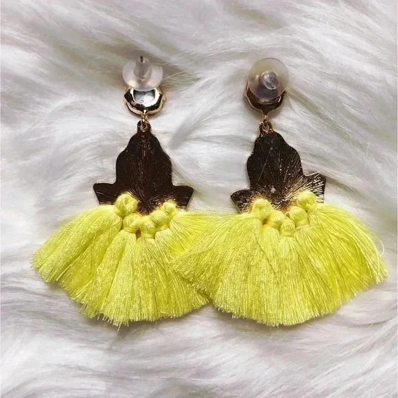 Hamsa Eye Earrings - Picture 4 of 4